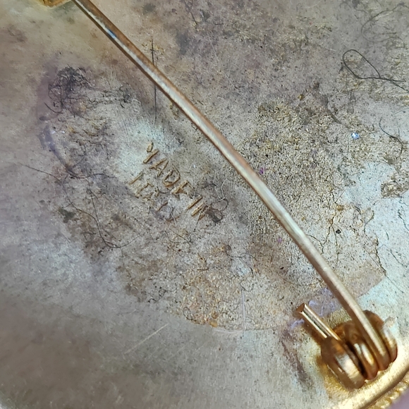 Vintage Italian Micromosaic Brooch - Picture 4 of 6